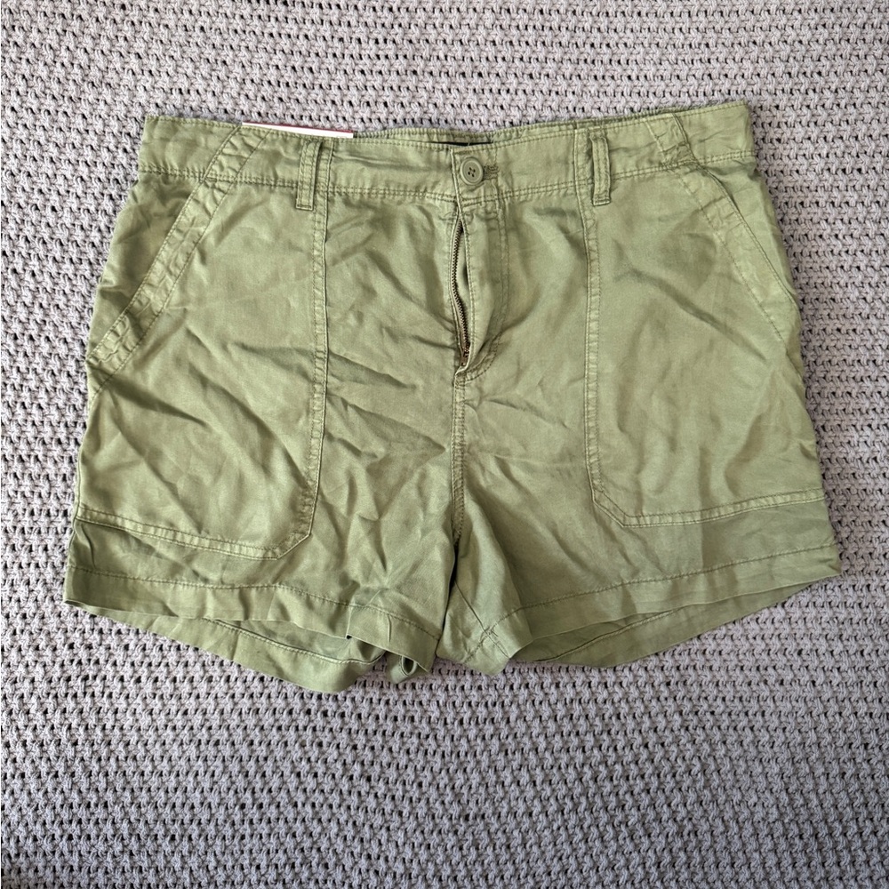NWT Olive Green Linen Cargo Social Standard Mid Rise Shorts XL